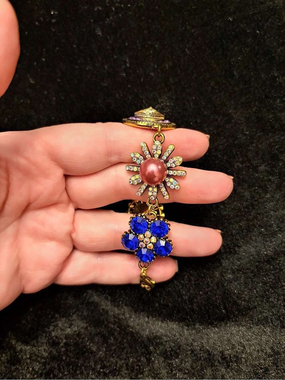 Jeweled Gold-Tone Brooch in Blue Like New